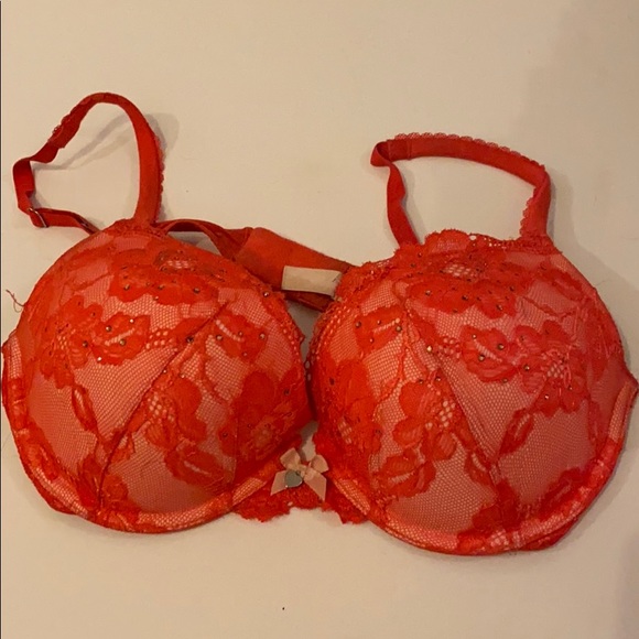 Victoria’s Secret Body By Victoria Push up - Picture 1 of 2